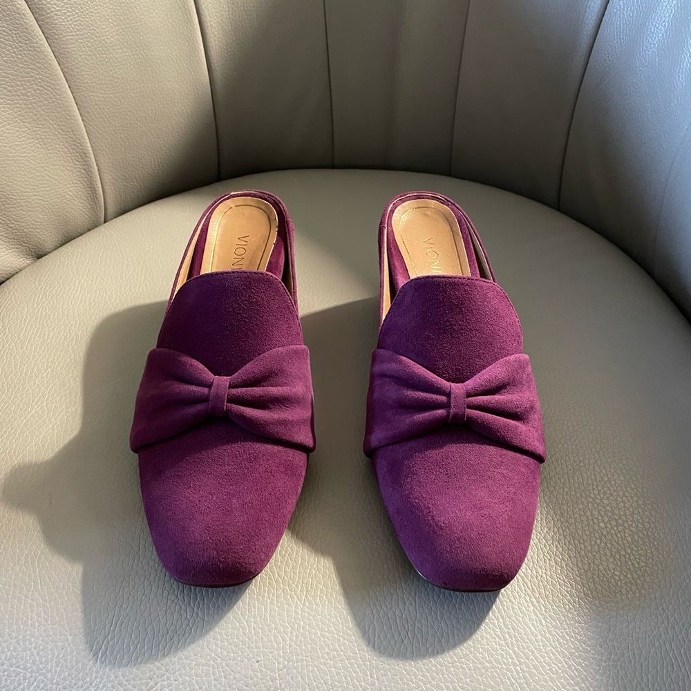 Vionic Suede Magenta Shoes